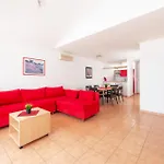 M Apartman *