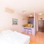 M Apartment *