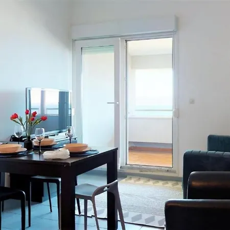 Апартаменты M *